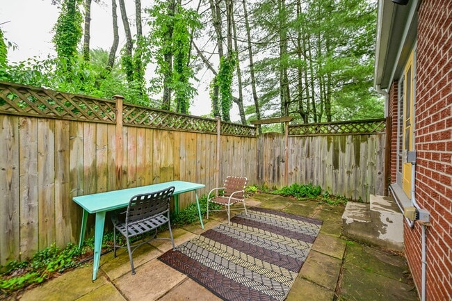 Building Photo - 50 Eden Pl