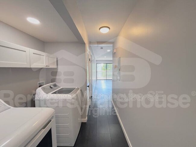 Building Photo - 2325 Sea Shell Rd