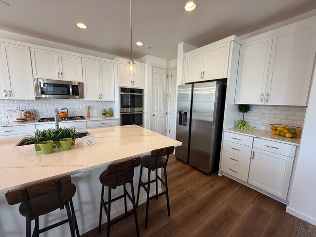 Building Photo - Hogan Heights Community 4 Bed 3.5 Bath