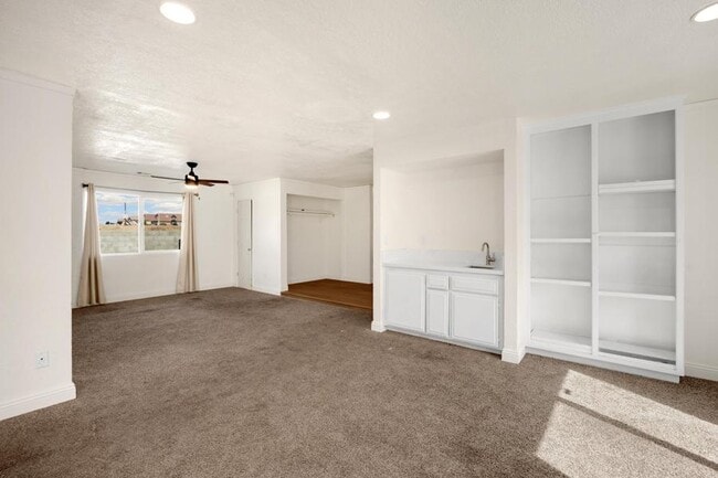 Building Photo - 17705 Vista Point Dr