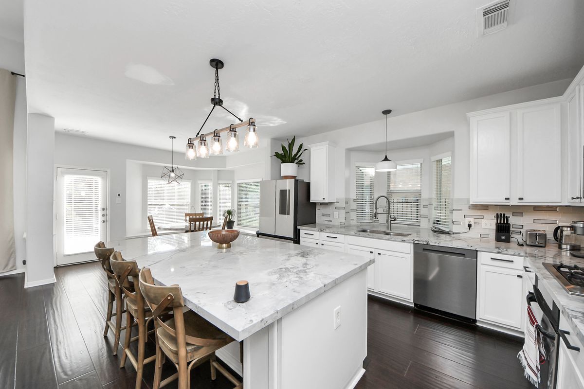 Building Photo - 30214 Vinebriar Dr