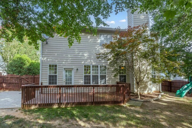 Building Photo - 1007 Brickstone Dr