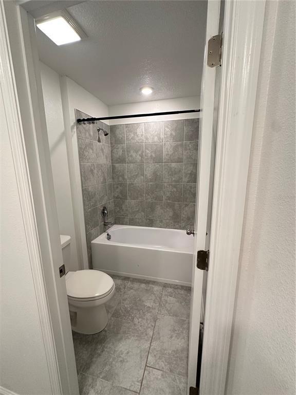 Building Photo - 5017 Worchester Dr