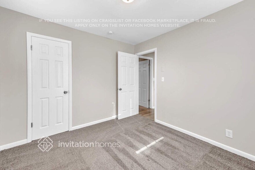 Building Photo - 3331 Panorama Dr