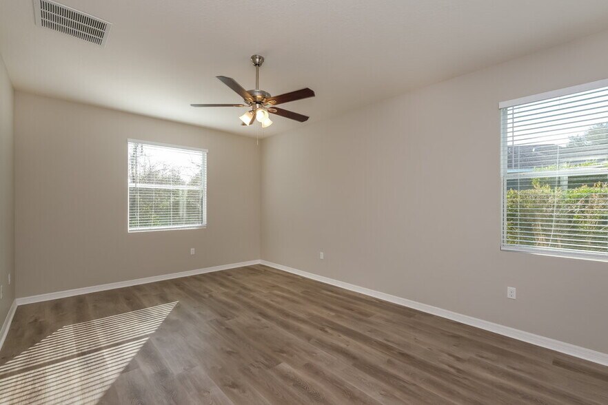 Building Photo - 6222 Twin Bridges Dr