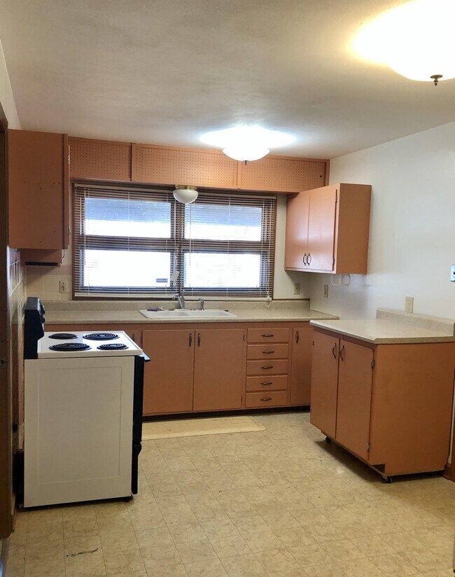 Building Photo - 5319 SW 15th St