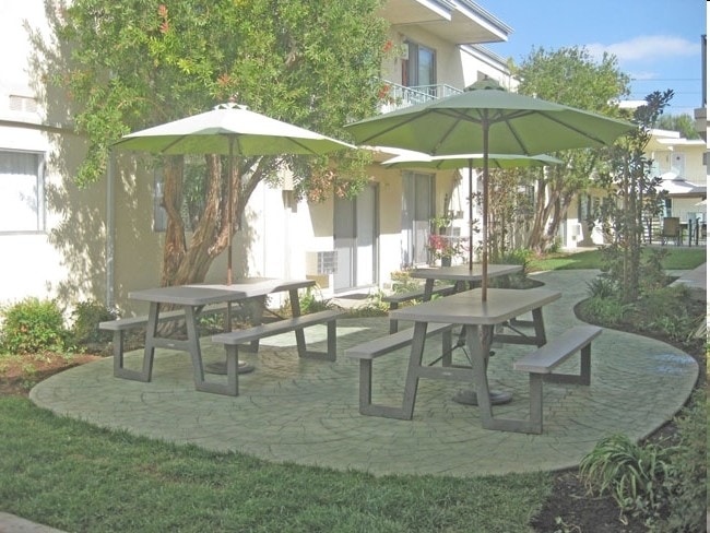 Building Photo - Villa Capri Apartments