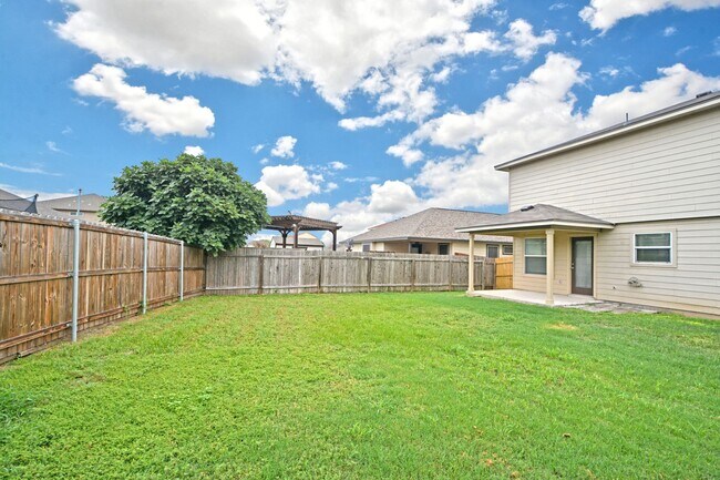 Building Photo - 2121 Sinclair Dr