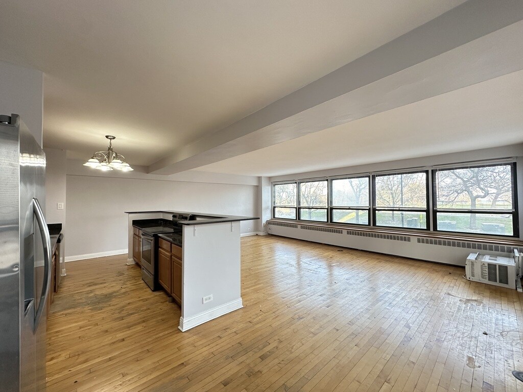 Building Photo - 4180 N Marine Dr