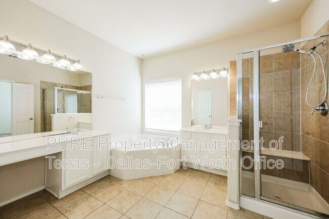 Building Photo - 3013 St Frances Dr