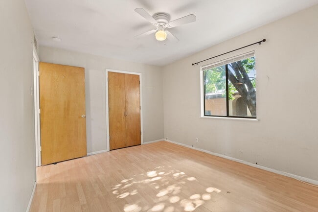 Building Photo - 1601 Pennsylvania St NE