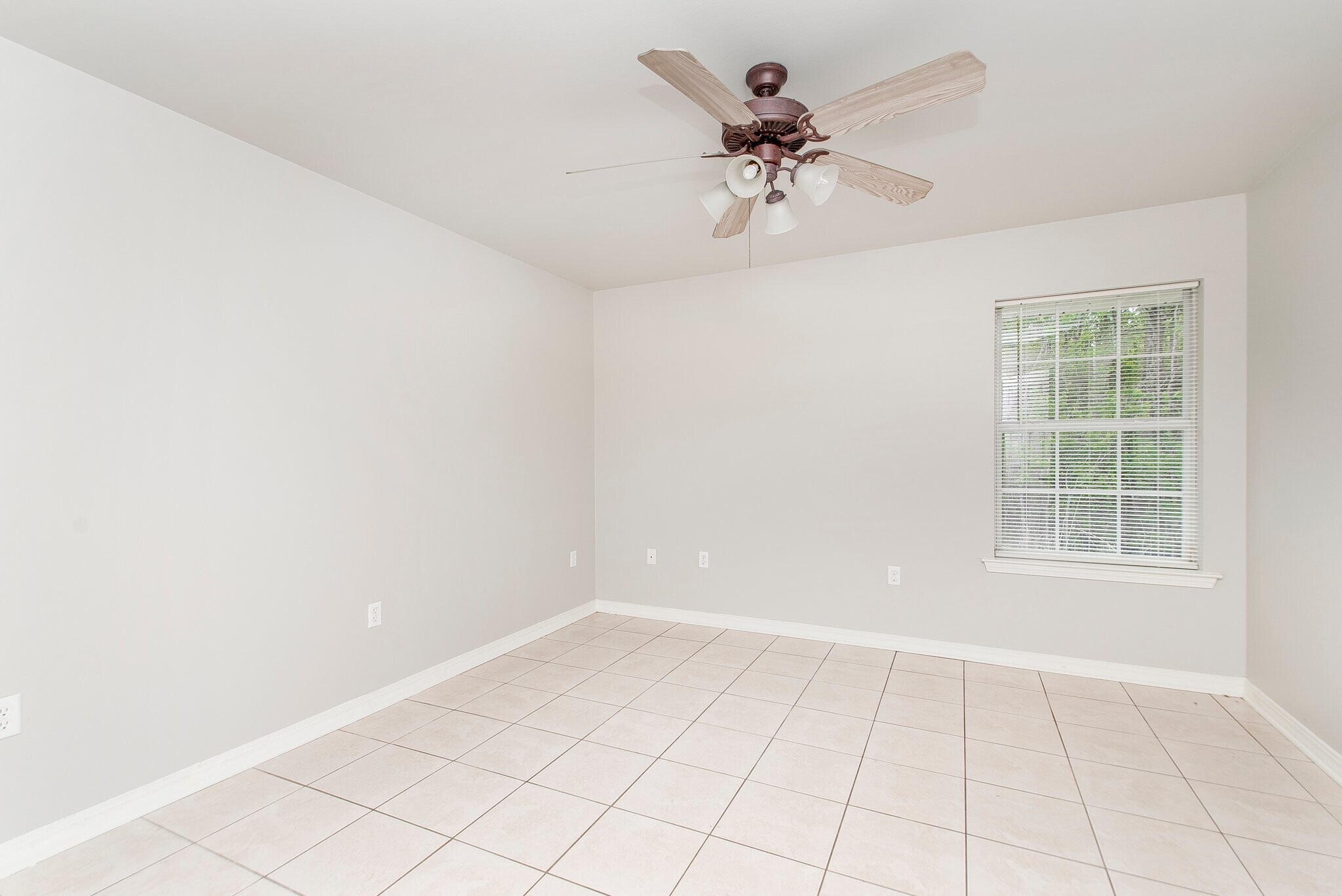 Building Photo - 48289 Alack Ln