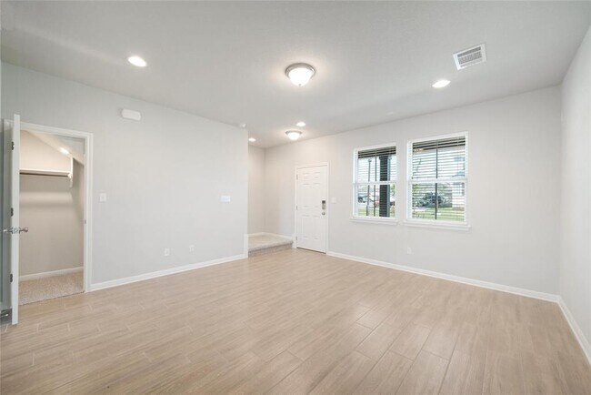 Building Photo - 2045 Arendale Dr