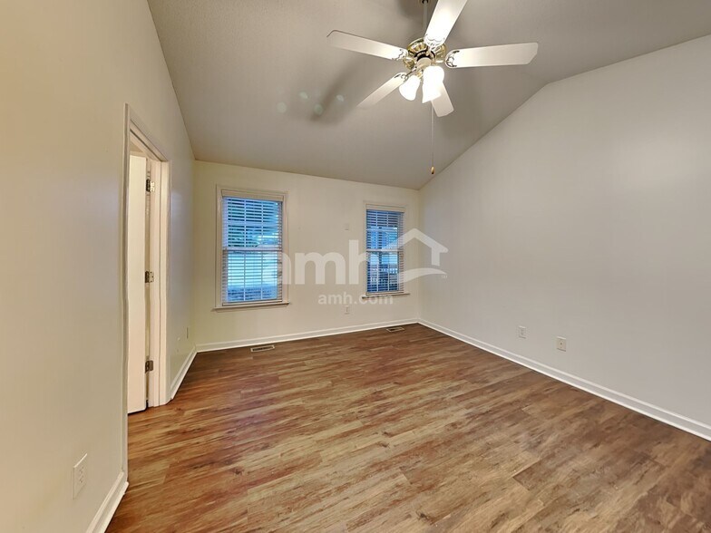 Building Photo - 401 Onyx Ln