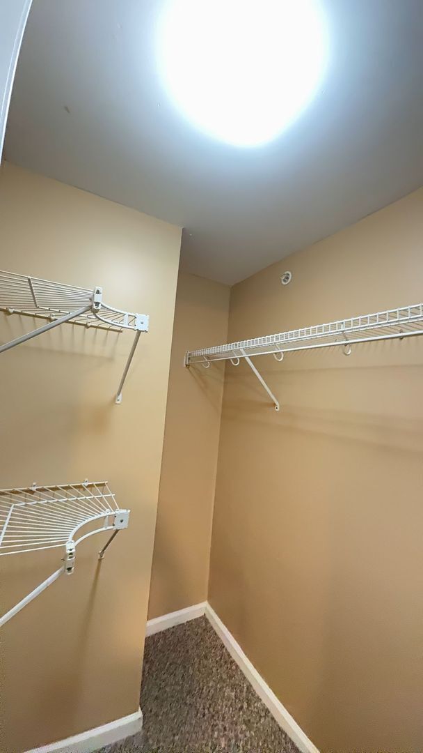 Building Photo - Laurel Station 3bed/2bath for $2550/month (entire unit)! Monthly rent includes TWO assigned parki...