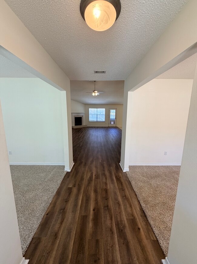 Building Photo - 15171 Haversham Pl