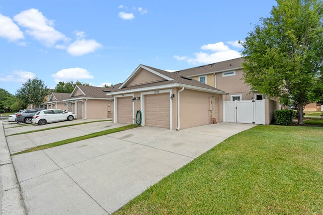 Building Photo - 7948 Edgewood Forest Dr
