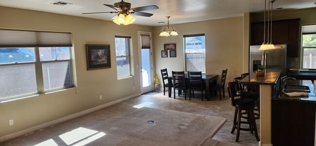 Building Photo - 2490 W Pollo Cir