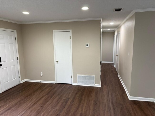 Building Photo - 656 Fairhope Ave