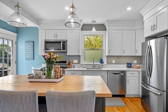 Building Photo - 37 School St