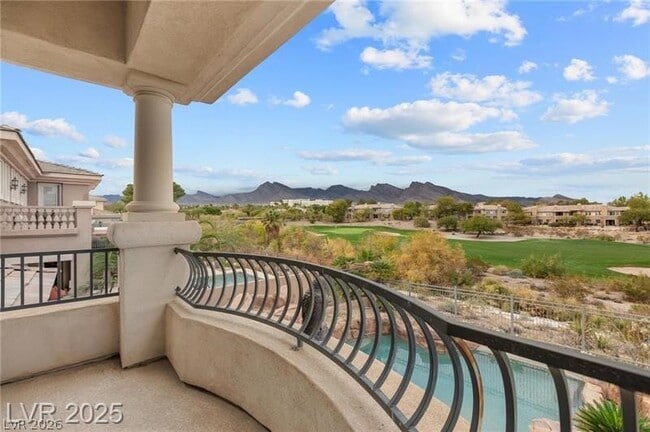 Building Photo - 425 Pinnacle Heights Ln