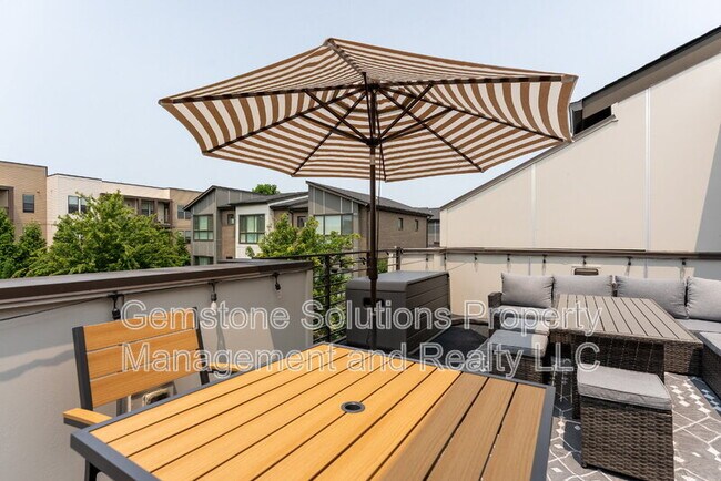 Building Photo - 815 Melpark Ct