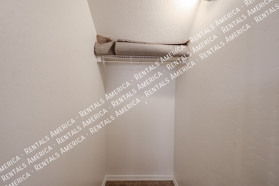 Building Photo - 14605 W Verde Ln