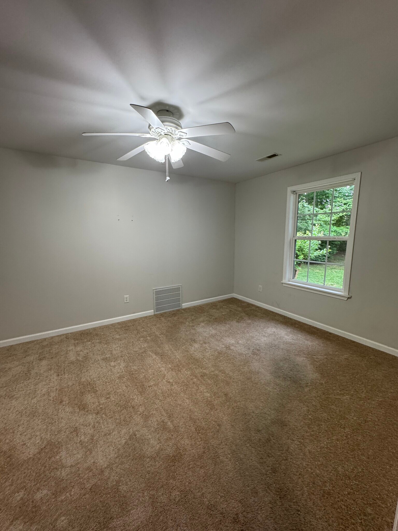 Building Photo - 224 Brookside Dr