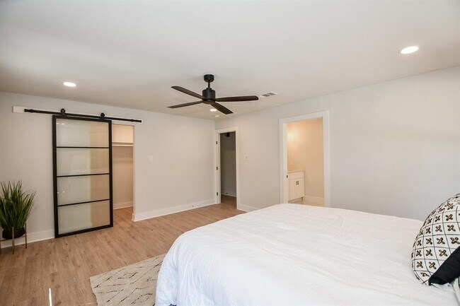 Building Photo - 4302 McDermed Dr