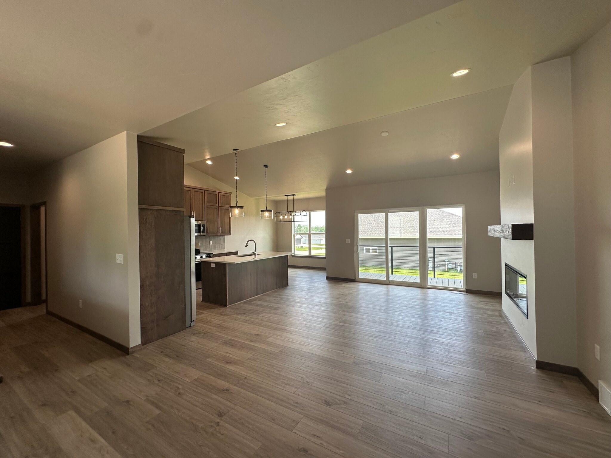 Building Photo - 2129 Clover Field Dr