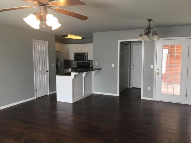 Building Photo - 6018 Estacado Ln