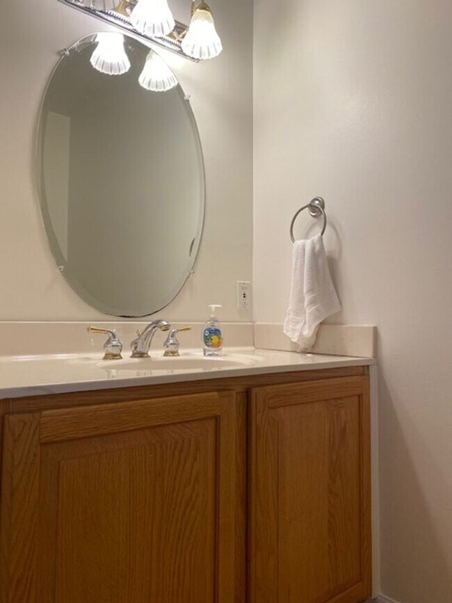 Building Photo - Riverside Drive