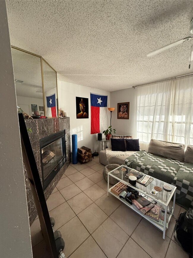 Primary Photo - 8311 Hathaway Dr