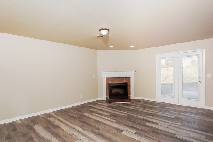 Building Photo - 203 Whitestone Dr NE