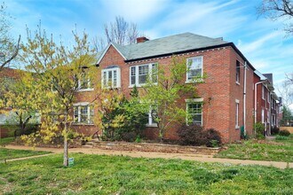 Building Photo - 6601 Alamo Ave