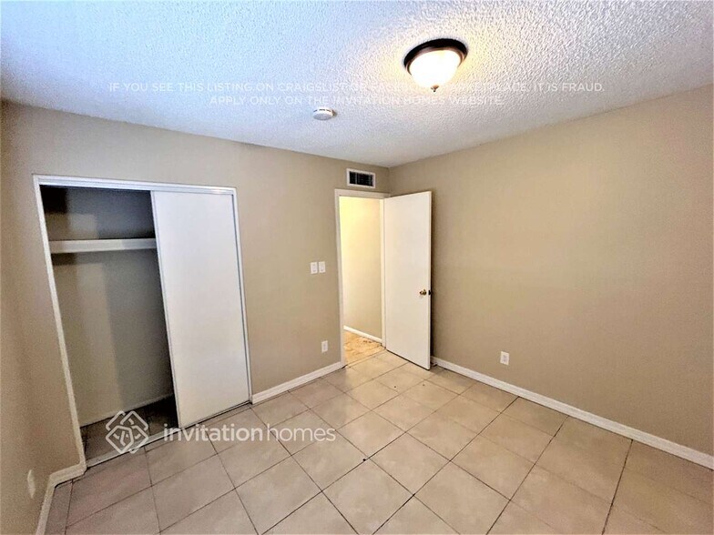 Building Photo - 4319 N 79th Dr