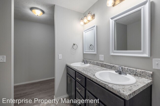 Building Photo - 3 br, 2 bath House - 406 E Stone Creek Rd