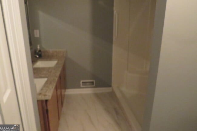 Building Photo - 1105 Hampton Rd