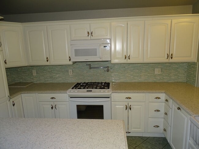 Building Photo - 3 Bedroom Single Story Northwest Vegas Home