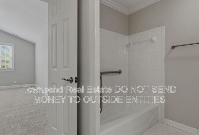 Building Photo - 200 Litchfield Pl
