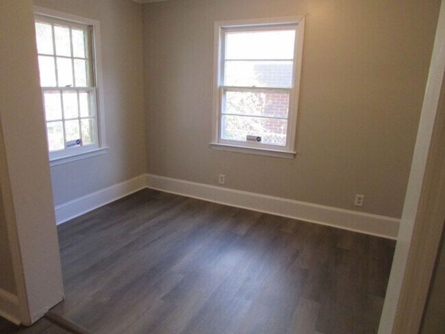 Building Photo - Comfortable Living in a Convenient Sumter Location