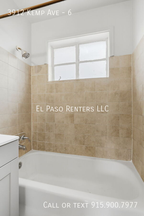 Building Photo - 3912 Kemp Ave