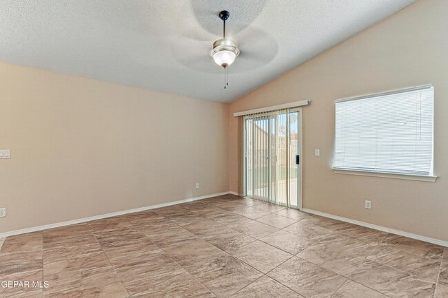 Building Photo - 14336 Desert Sage Dr