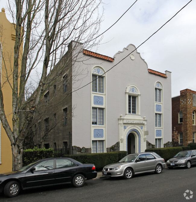 Building Photo - Irving Manor Apartments