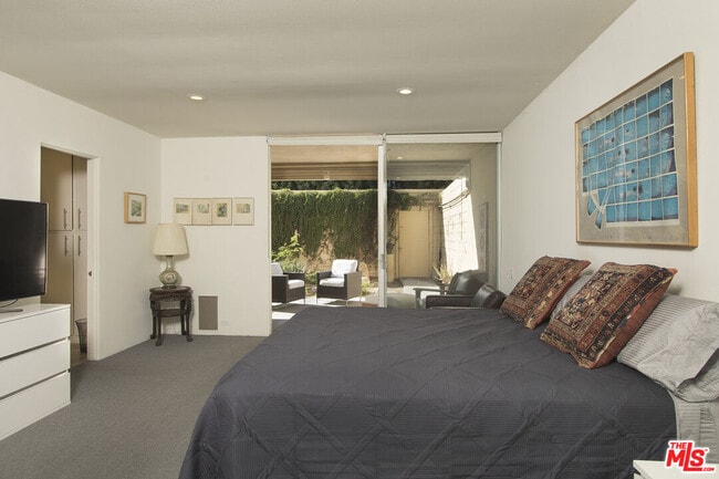 Building Photo - 501 Desert Lakes Cir