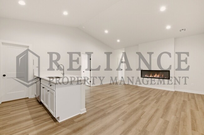 Building Photo - 157 N Gowen St