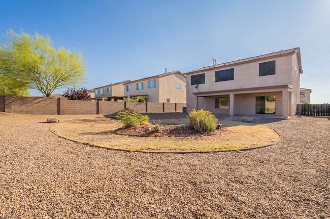 Building Photo - Pet-Friendly 4 Bedroom Rental in Tucson wi...