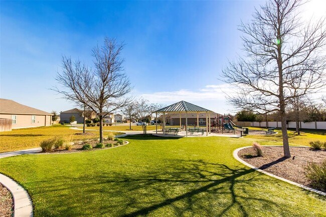 Building Photo - 109 Riverdale Dr