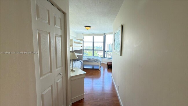 Building Photo - 3530 Mystic Pointe Dr