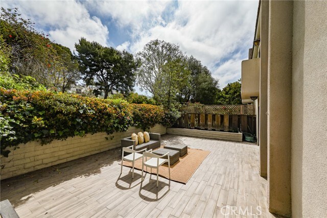 Building Photo - 2357 Palos Verdes Dr W